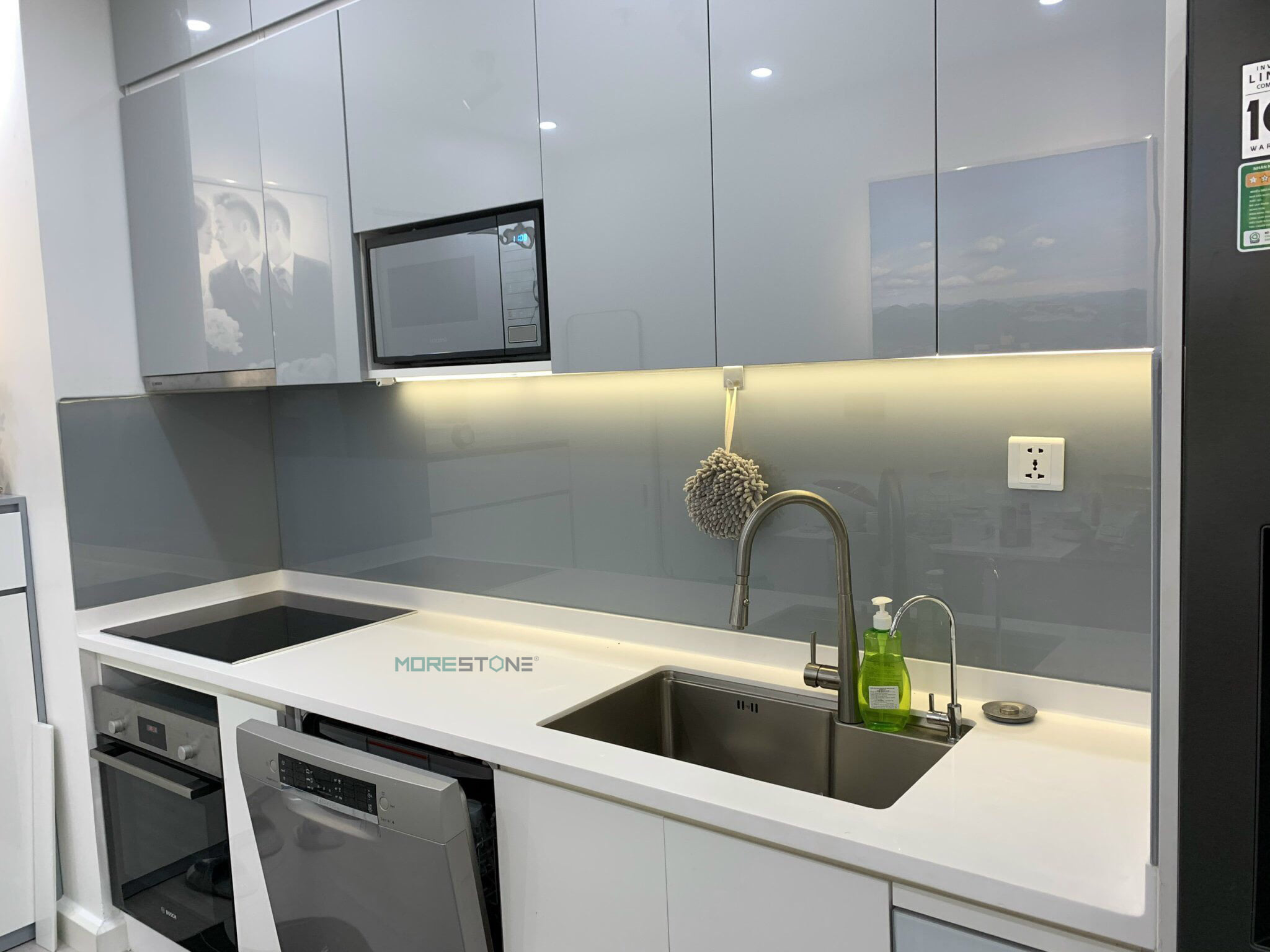 Hoàn Thiện Mặt Đá Bếp Căn Hộ Vinhome Smart City