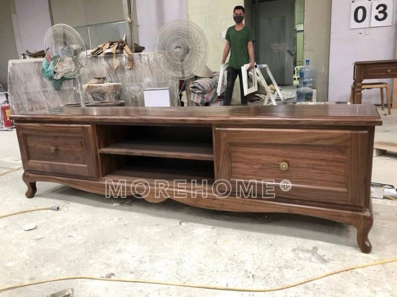 Mẫu kệ tivi gỗ óc chó được sản xuất theo các tiêu chuẩn về chất lượng cao, thẩm mỹ đẹp và đáp ứng được nhu cầu của khách hàng.