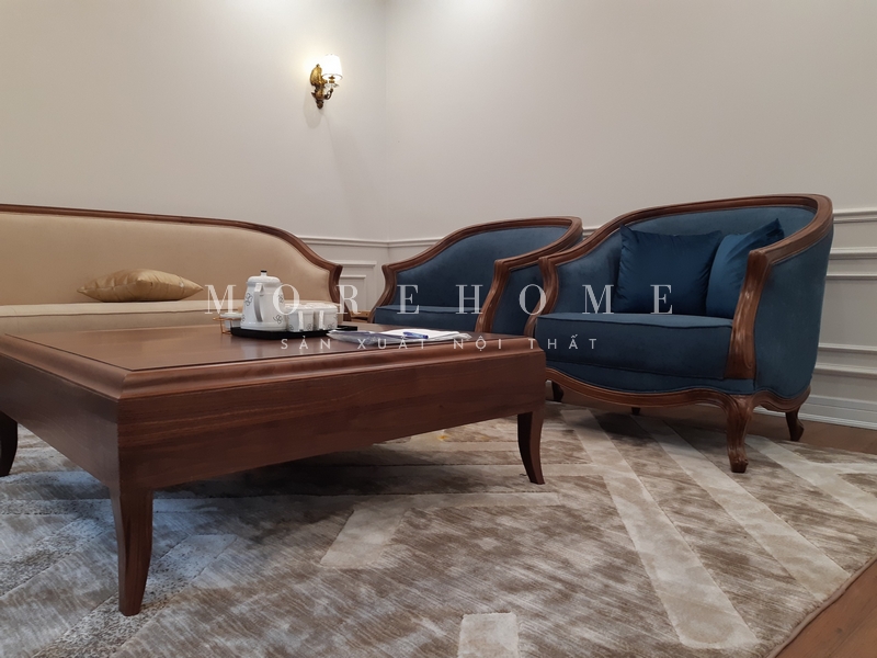 Thi công nội thất gỗ óc chó phong cách tân cổ điển để thể hiện sự sang trọng, quyền uy và cao cấp trong thẩm mỹ tính cách riêng của gia chủ.