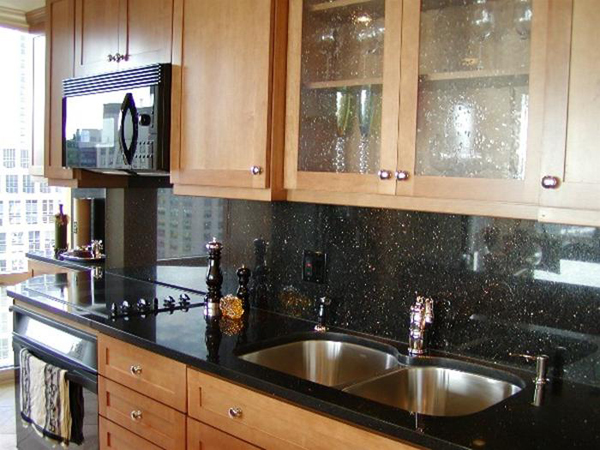 Đá ốp bếp màu đen Đá ốp bếp màu đen